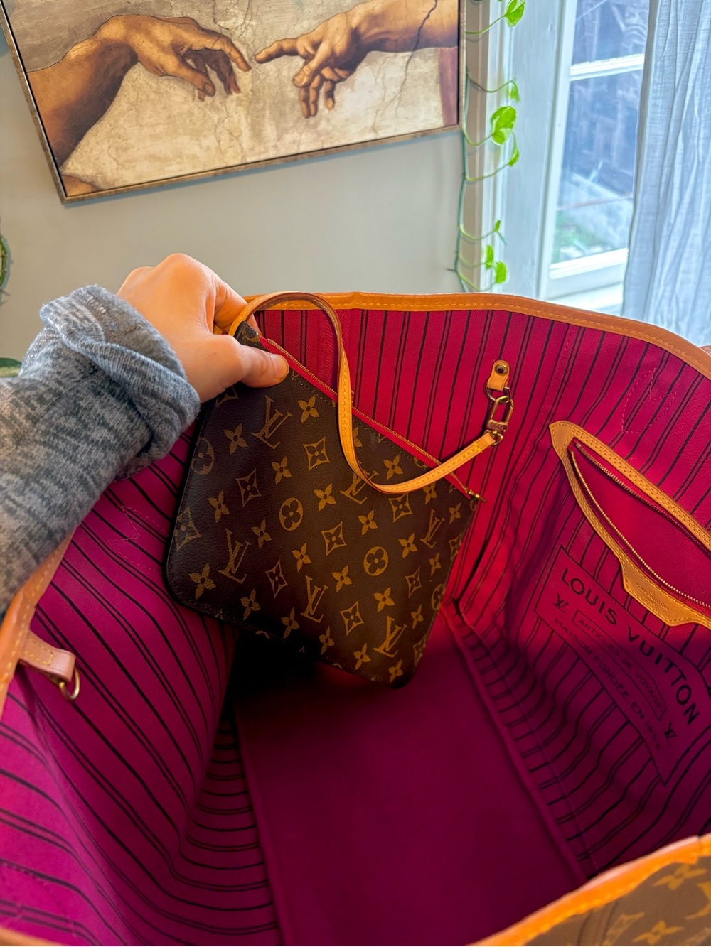 Louis Vuitton Neverfull GM Monogram Pivoine Interior with Pochette and Tan Trim - Picture 4 of 10